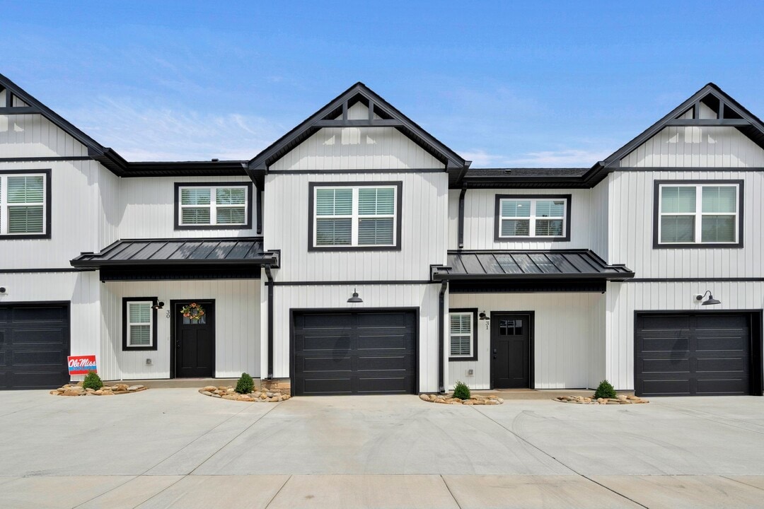 166 Sango Dr in Clarksville, TN - Building Photo