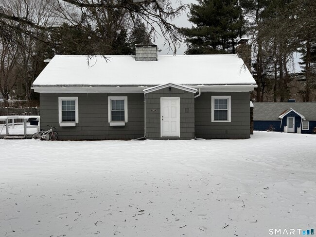 1163 Bullet Hill Rd in Southbury, CT - Building Photo - Building Photo