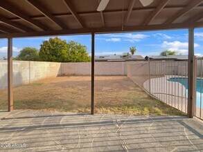 2342 W Danbury Dr in Phoenix, AZ - Building Photo - Building Photo