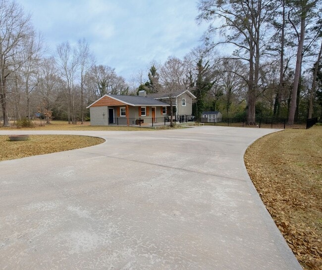 54 Whitehead Dr in Watkinsville, GA - Building Photo - Building Photo