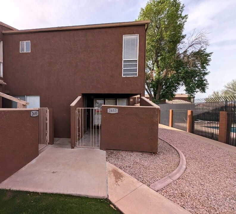 2653 E Silk Oak Dr in Tempe, AZ - Building Photo