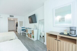 1 SE 12th St, Unit SI ID1294662P in Miami, FL - Building Photo