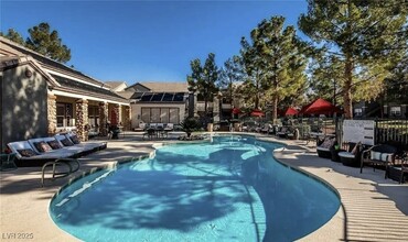 555 E Silverado Ranch Blvd in Las Vegas, NV - Building Photo - Building Photo