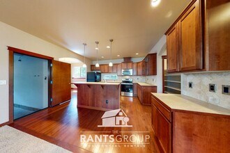 4321 24th St SE in Puyallup, WA - Building Photo - Building Photo