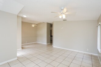 1414 E Harmony Lake Cir in Davie, FL - Building Photo - Building Photo
