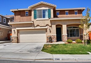 2581 Tampico Dr in Bay Point, CA - Building Photo