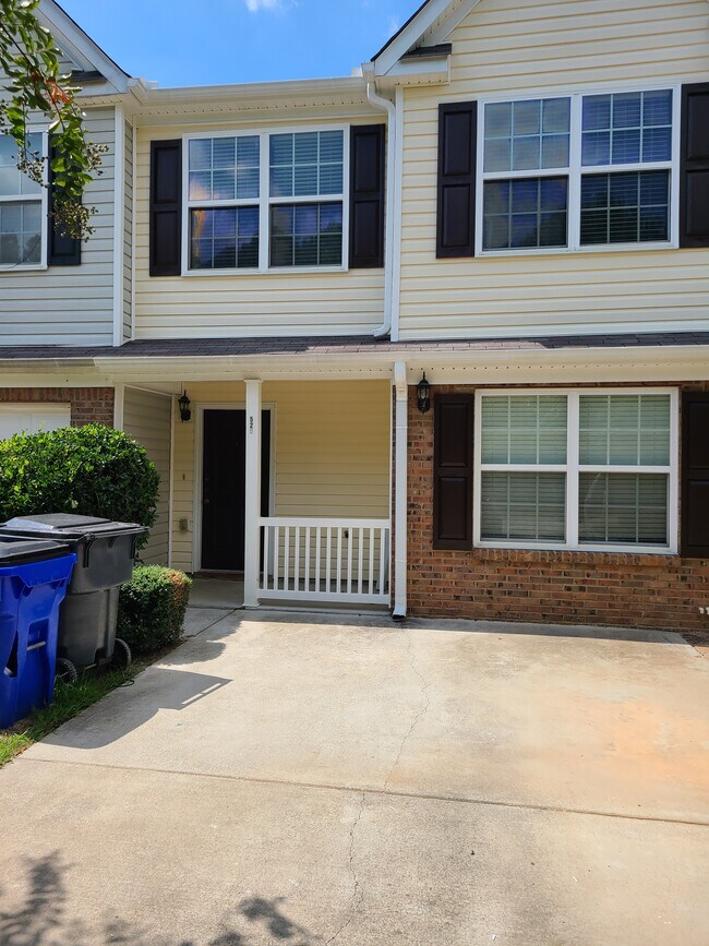 520 Parkway Rd Rentals in Union City, GA
