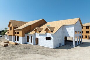 The Grace at Creekside in Dallas, TX - Building Photo