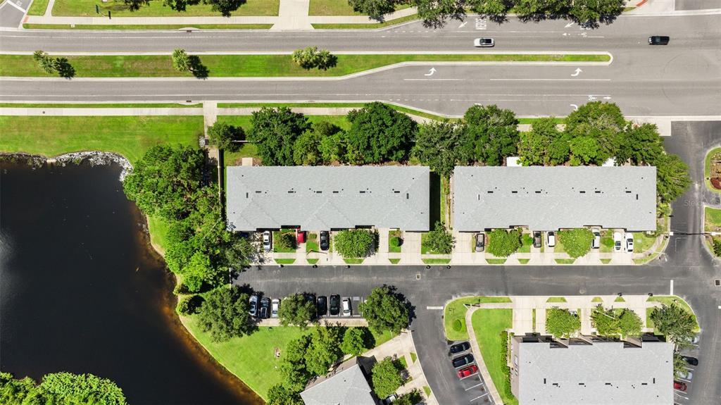 2412 Middleton Grove Dr in Brandon, FL - Building Photo