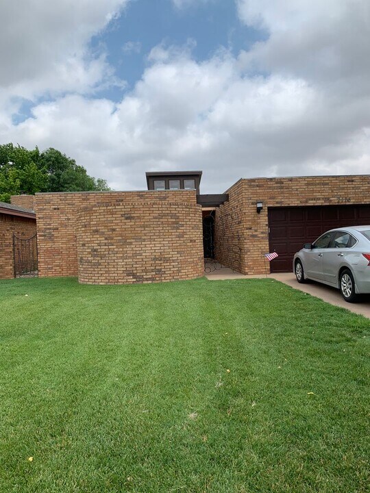 2116 Circlewood Pl in Clovis, NM - Building Photo