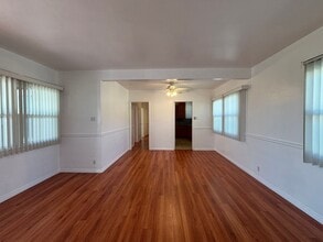 962 1/2-633 W Glenoaks Blvd in Glendale, CA - Building Photo - Building Photo