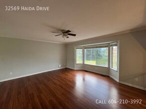 32569 Haida Dr in Abbotsford, BC - Building Photo - Building Photo
