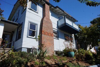8036 SE 7th Ave in Portland, OR - Building Photo - Building Photo