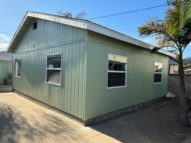 2656 Roseview Ave in Los Angeles, CA - Foto de edificio - Building Photo