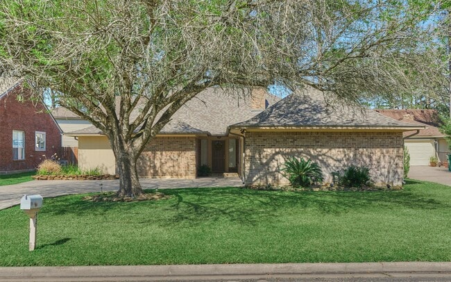 42 Devonshire Dr