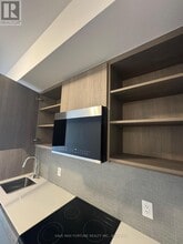 7439 Kingston Rd in Toronto, ON - Building Photo - Building Photo