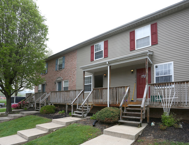 Townhomes at Stonybrook in York, PA - Building Photo - Building Photo