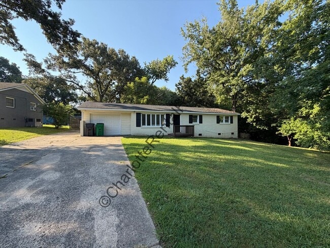 property at 2116 Tarlton Dr