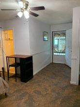 1014 S Rogers St in Waxahachie, TX - Building Photo - Building Photo