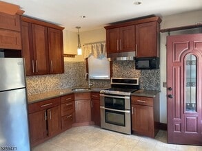 184 N Bridge St in Somerville, NJ - Building Photo - Building Photo