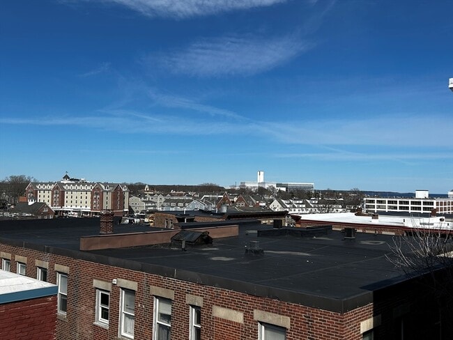 32 Harbor St, Unit 2