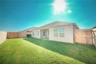 4216 Moonlight Rd in Mustang, OK - Building Photo - Building Photo