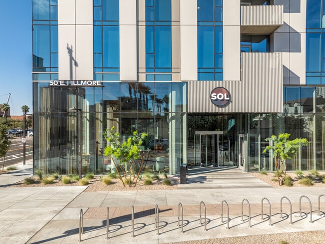 Sol Modern in Phoenix, AZ - Foto de edificio - Building Photo