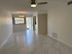 2182 NE 1st Way in Boynton Beach, FL - Building Photo - Building Photo