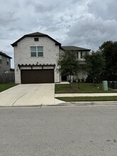 1744 Stringer Pass in Leander, TX - Foto de edificio - Building Photo