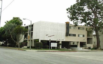 Empress Apartments in Inglewood, CA - Building Photo