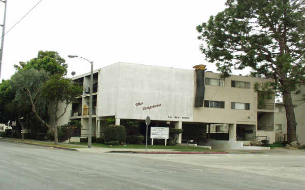 Empress Apartments in Inglewood, CA - Foto de edificio