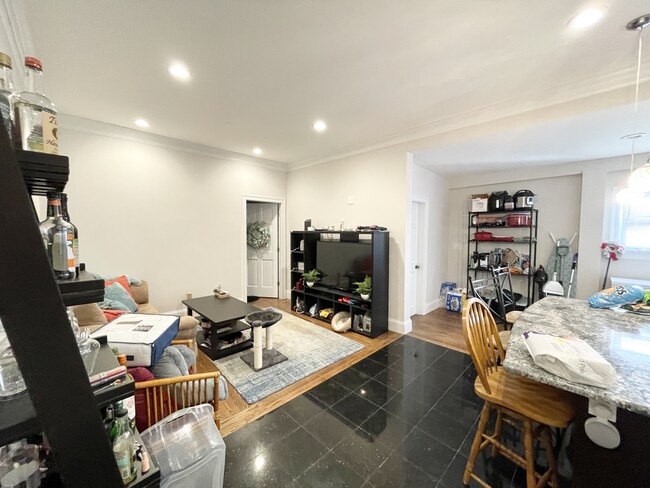 33 Sumner St, Unit O in Boston, MA - Foto de edificio - Building Photo