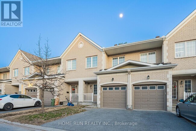 19 Dundalk Private in Ottawa, ON - Building Photo - Building Photo