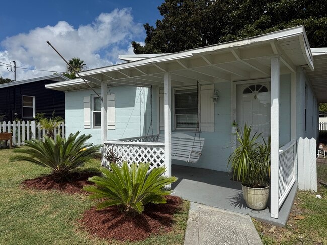 609 16th Ave S in Jacksonville Beach, FL - Building Photo - Building Photo