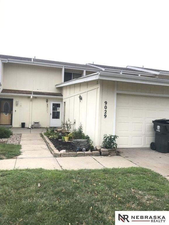property at 9029 Gary Cir