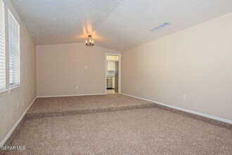 4871 Los Reales Dr in El Paso, TX - Building Photo - Building Photo