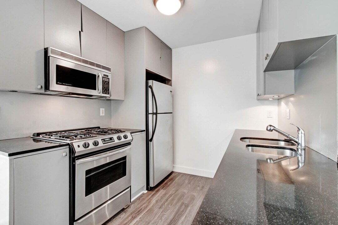 117 Pacific St in Santa Monica, CA - Building Photo