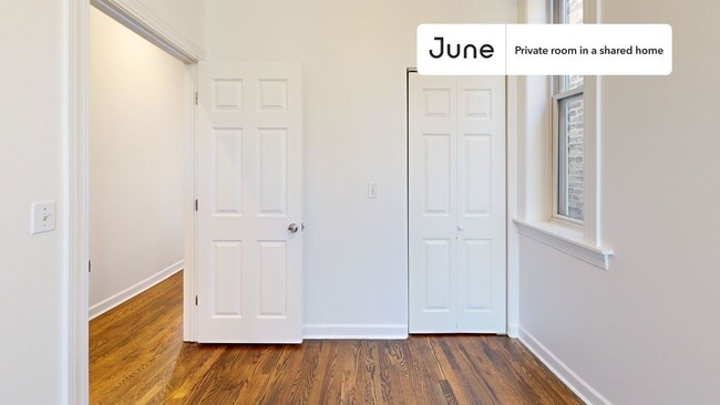 Room in Shared 3 bed/2 bath home in Chicago, IL - Building Photo - Building Photo