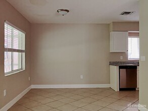 27209 La Jolla Way in Wesley Chapel, FL - Building Photo - Building Photo