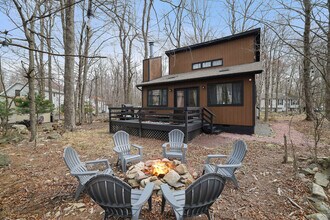2946 Vera Ct in Tobyhanna, PA - Building Photo - Building Photo