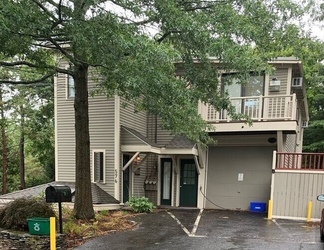 576 Marrett Rd in Lexington, MA - Building Photo - Building Photo