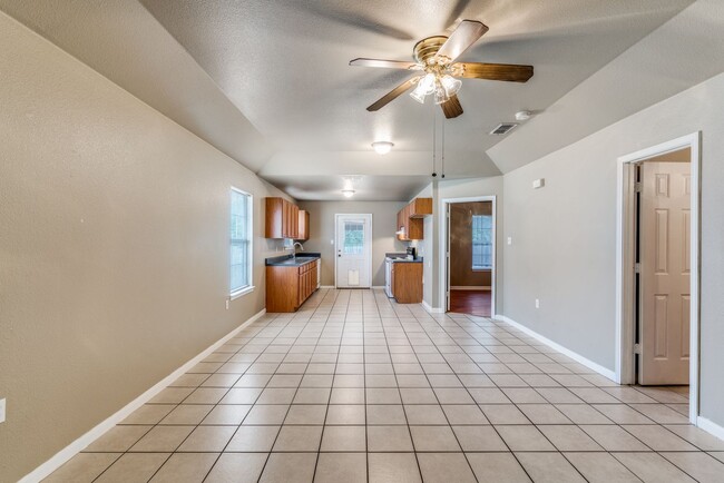 1155 Misty Acres Dr in New Braunfels, TX - Building Photo - Building Photo