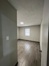 2906 Corpus Christi St, Unit 2 in Laredo, TX - Building Photo - Building Photo