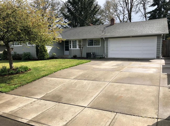 1326 Heather Ln SE in Salem, OR - Building Photo - Building Photo