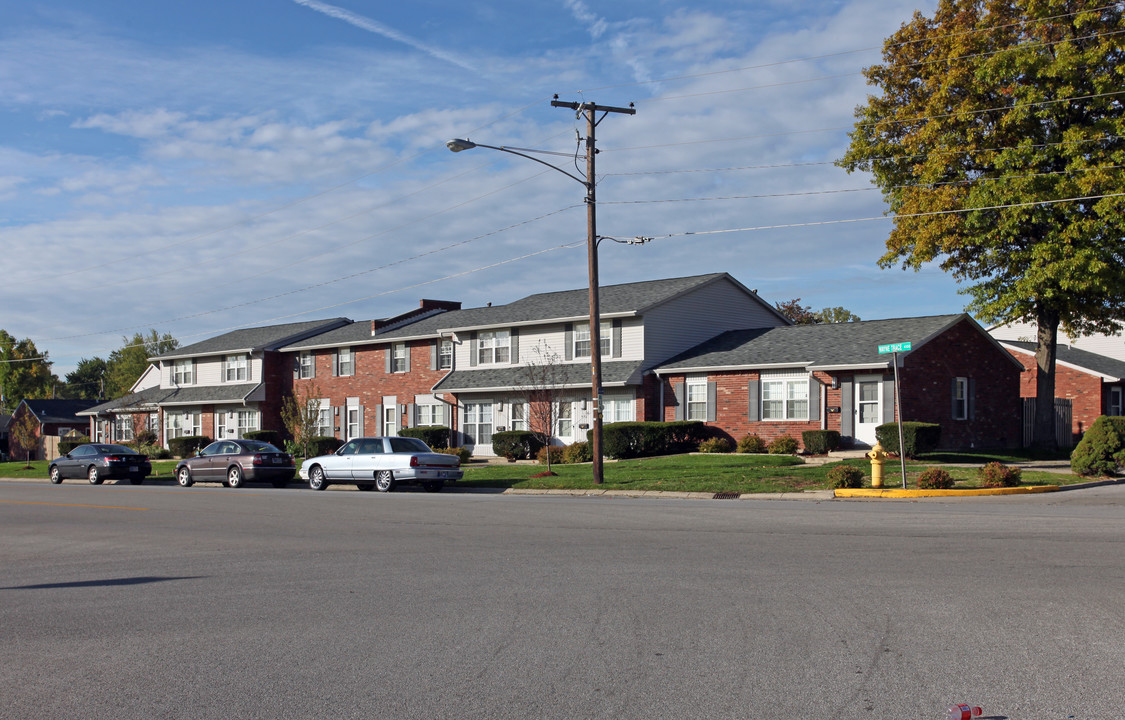 Three Fountains in Fort Wayne, IN - Building Photo