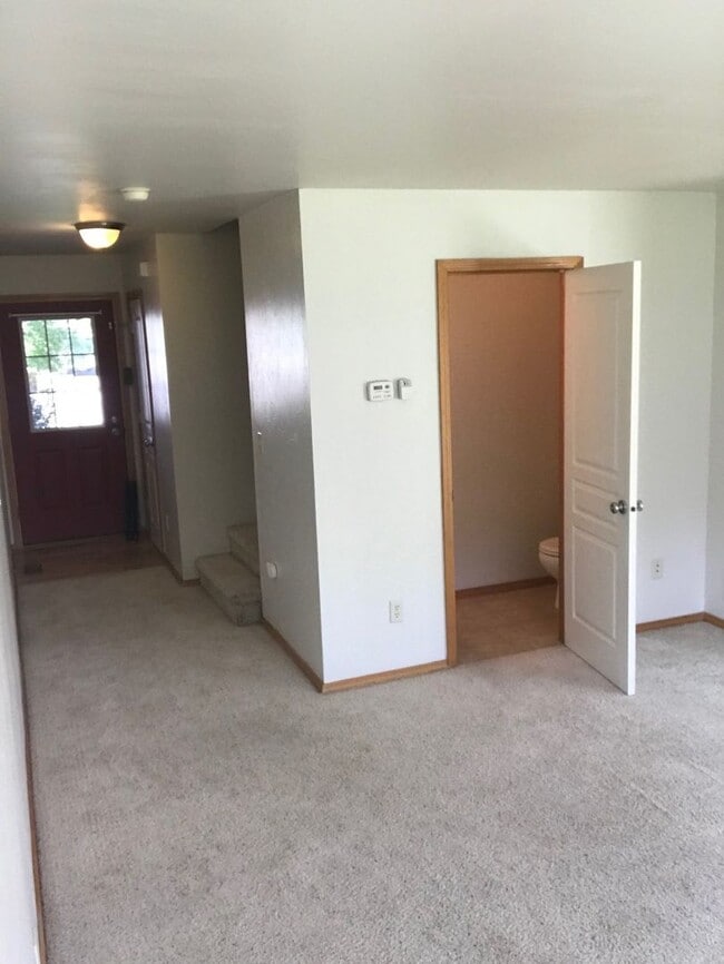 1018 N River Rock Dr in Belgrade, MT - Foto de edificio - Building Photo