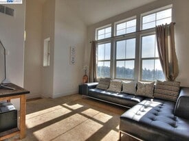 6115 Old Quarry Loop, Unit 6115 in Oakland, CA - Building Photo