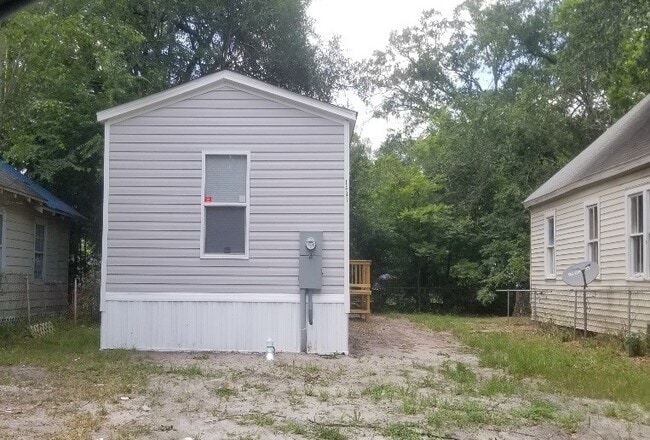 property at 1431 W 22nd St