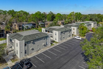 Henley Park Apartments in Orlando, FL - Building Photo - Building Photo