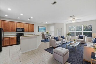 3914 Silverlake Way in Wesley Chapel, FL - Building Photo - Building Photo